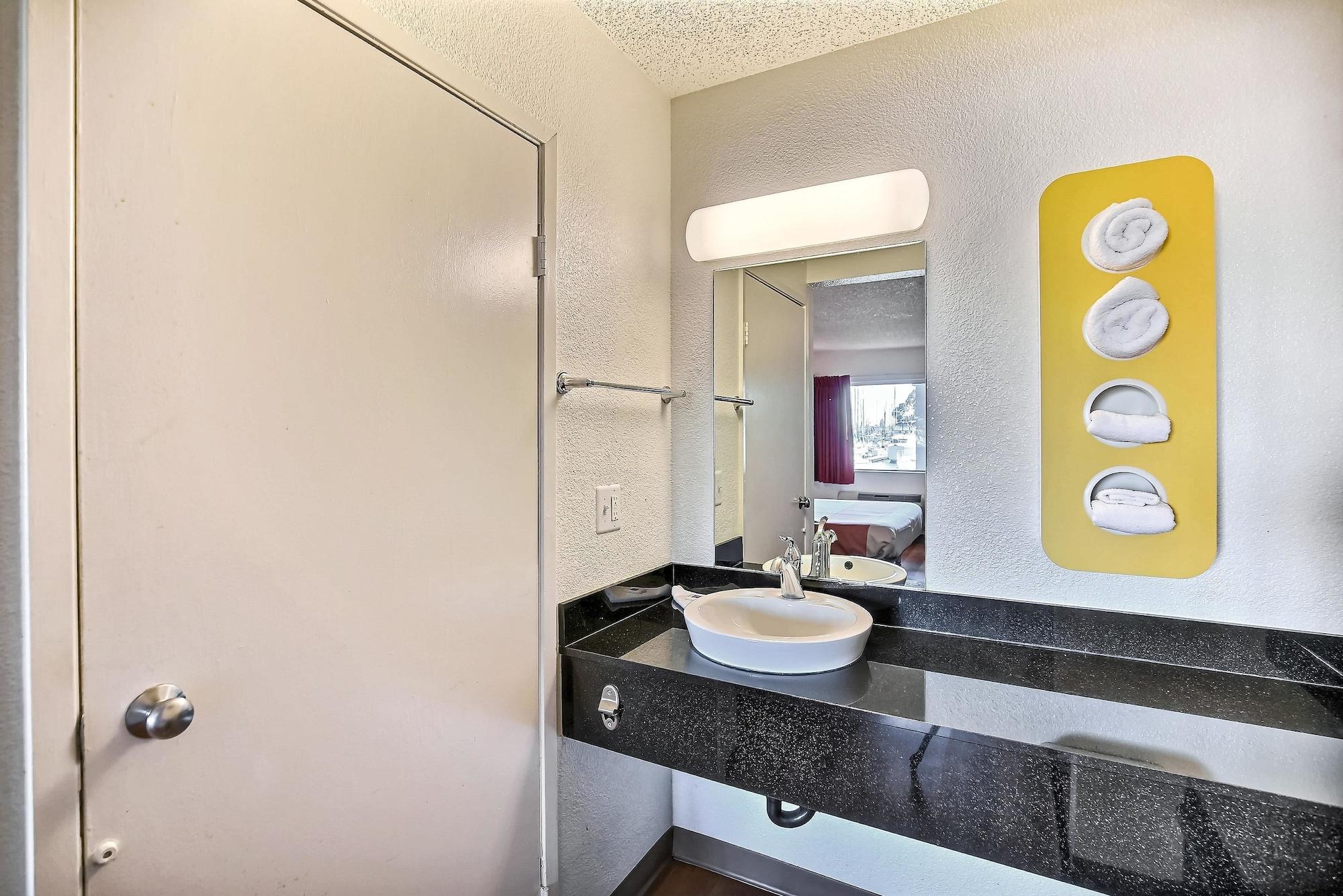 Motel 6-Oakland, Ca - Embarcadero Экстерьер фото
