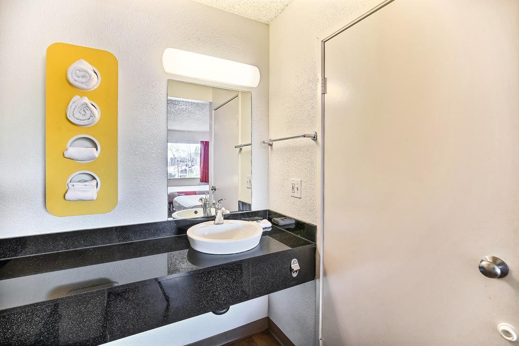 Motel 6-Oakland, Ca - Embarcadero Экстерьер фото